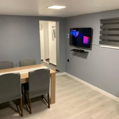 Apartman Tomic *